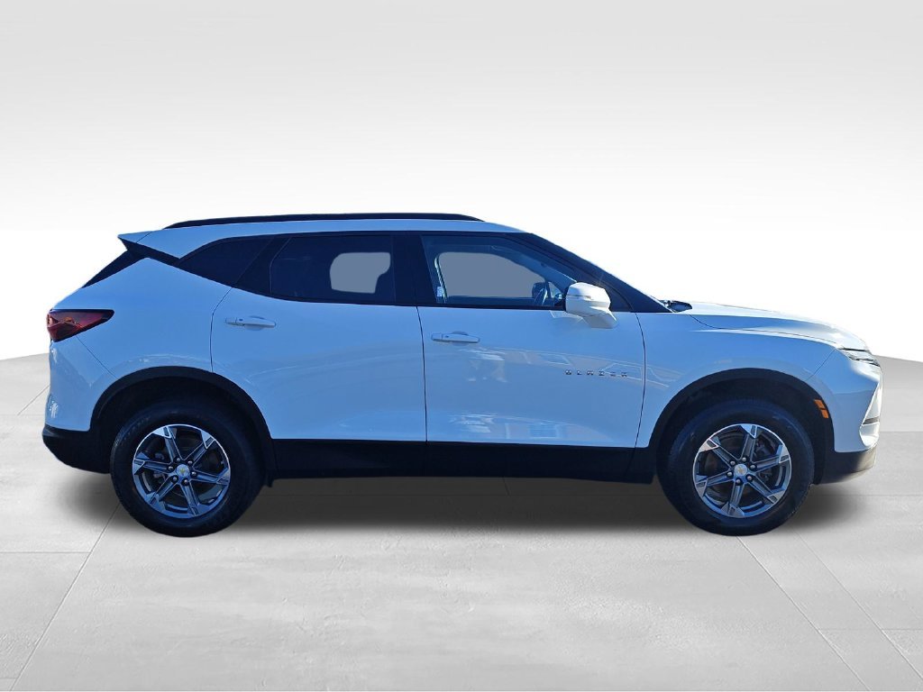 Used 2024 White Chevrolet LT image 6