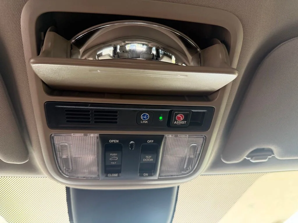 Used 2023 Red Honda Touring image 54