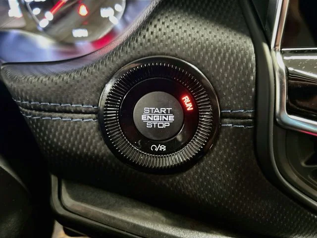 Used 2025 White Jeep Latitude image 35