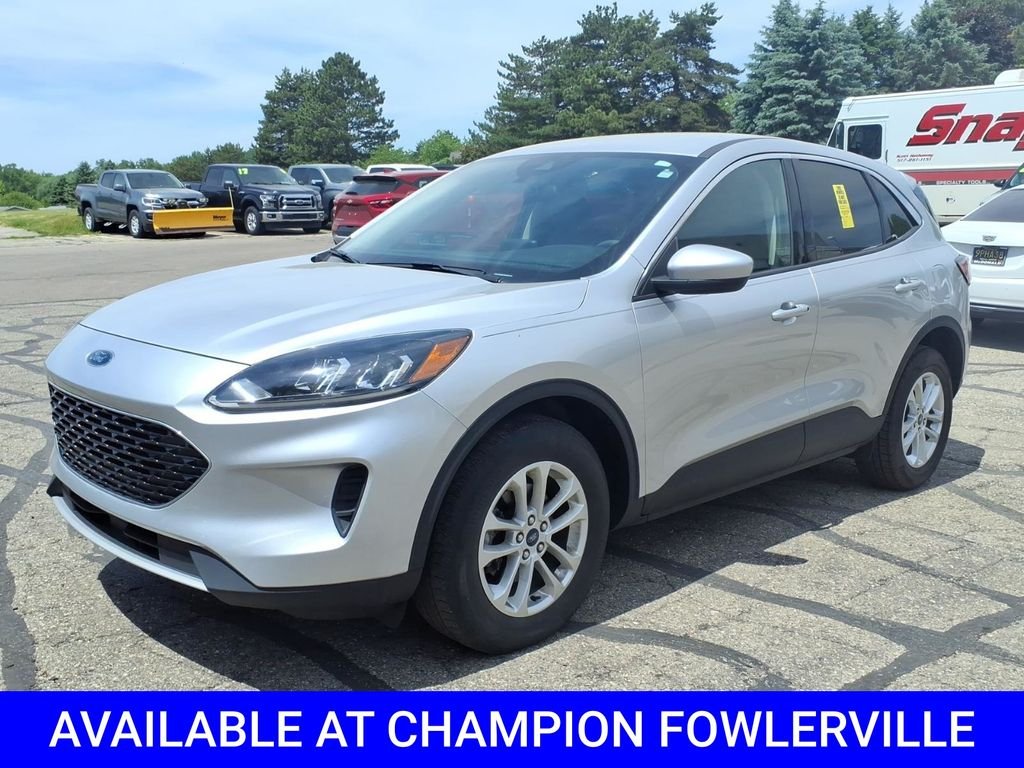 Used 2020 Silver Ford SE image 3