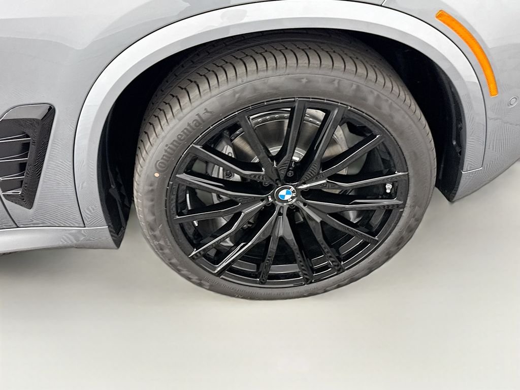 Used 2026 Gray Metallic BMW xDrive40i image 32