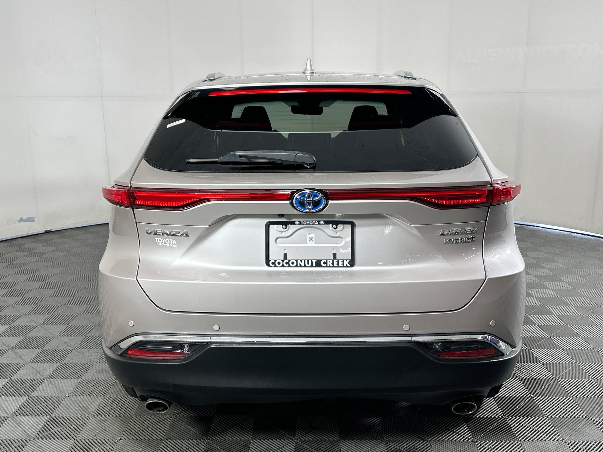 Used 2021 Titanium Toyota Limited image 4
