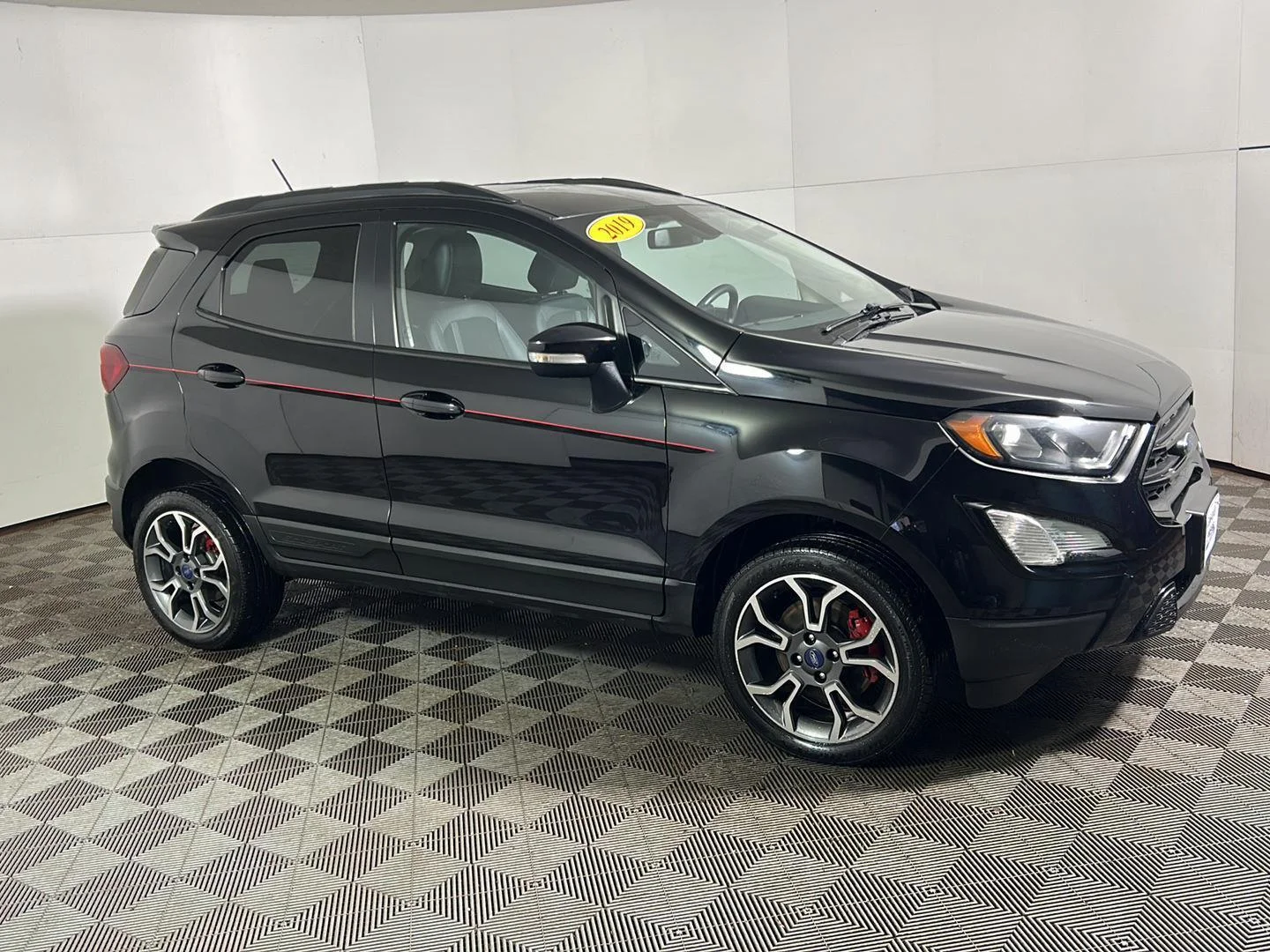 Used 2019 Shadow Black Ford SES image 14