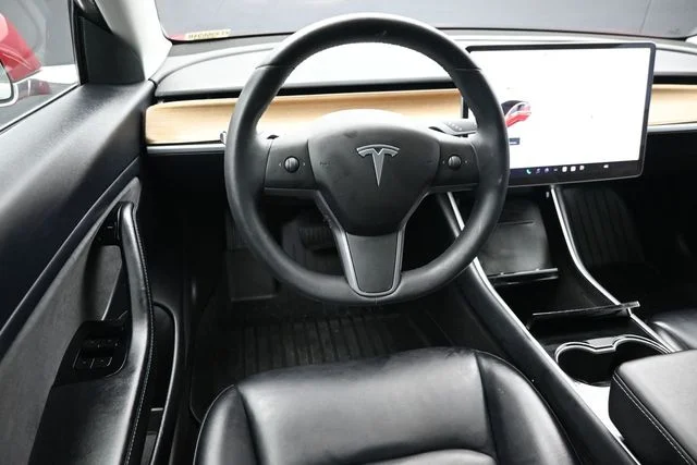 Used 2019 Red Tesla Long Range image 11
