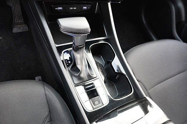 Used 2024 White Hyundai SE image 29