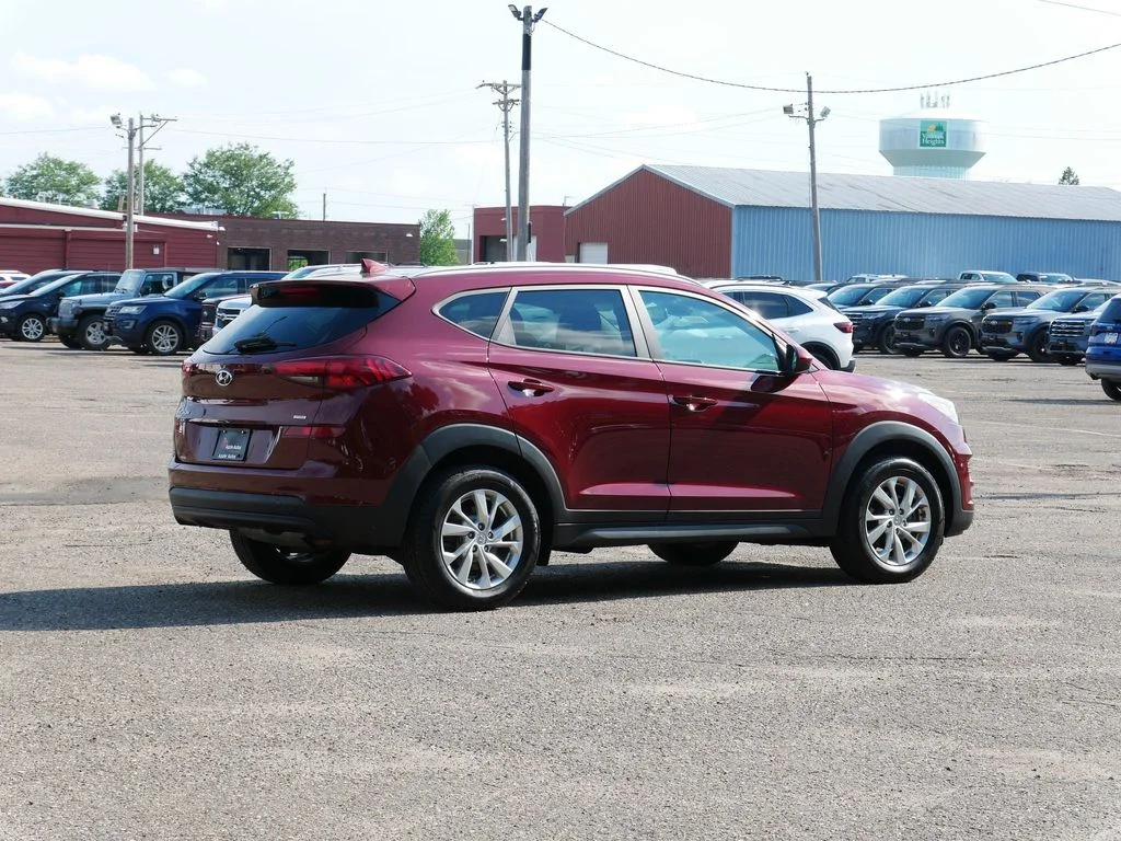 Used 2020 Red Hyundai Value image 3
