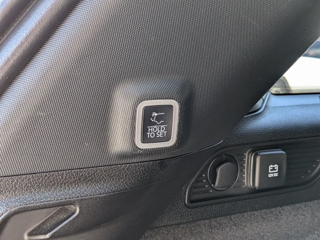 Used 2022 White Jeep Overland image 9