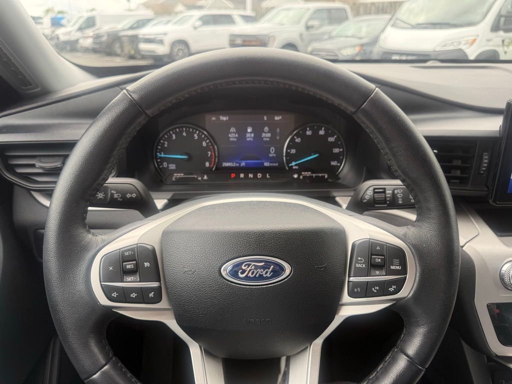 Used 2024 Gray Ford XLT image 5