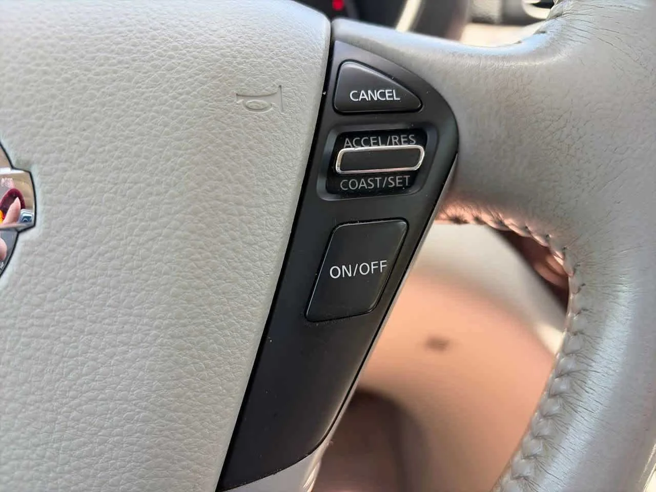 Used 2012 Platinum Graphite Nissan SL image 26
