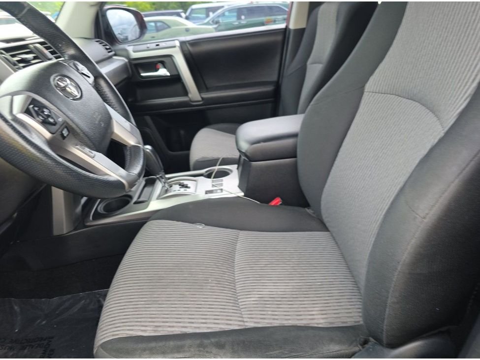 Used 2016 Barcelona Red Metallic Toyota SR5 image 7