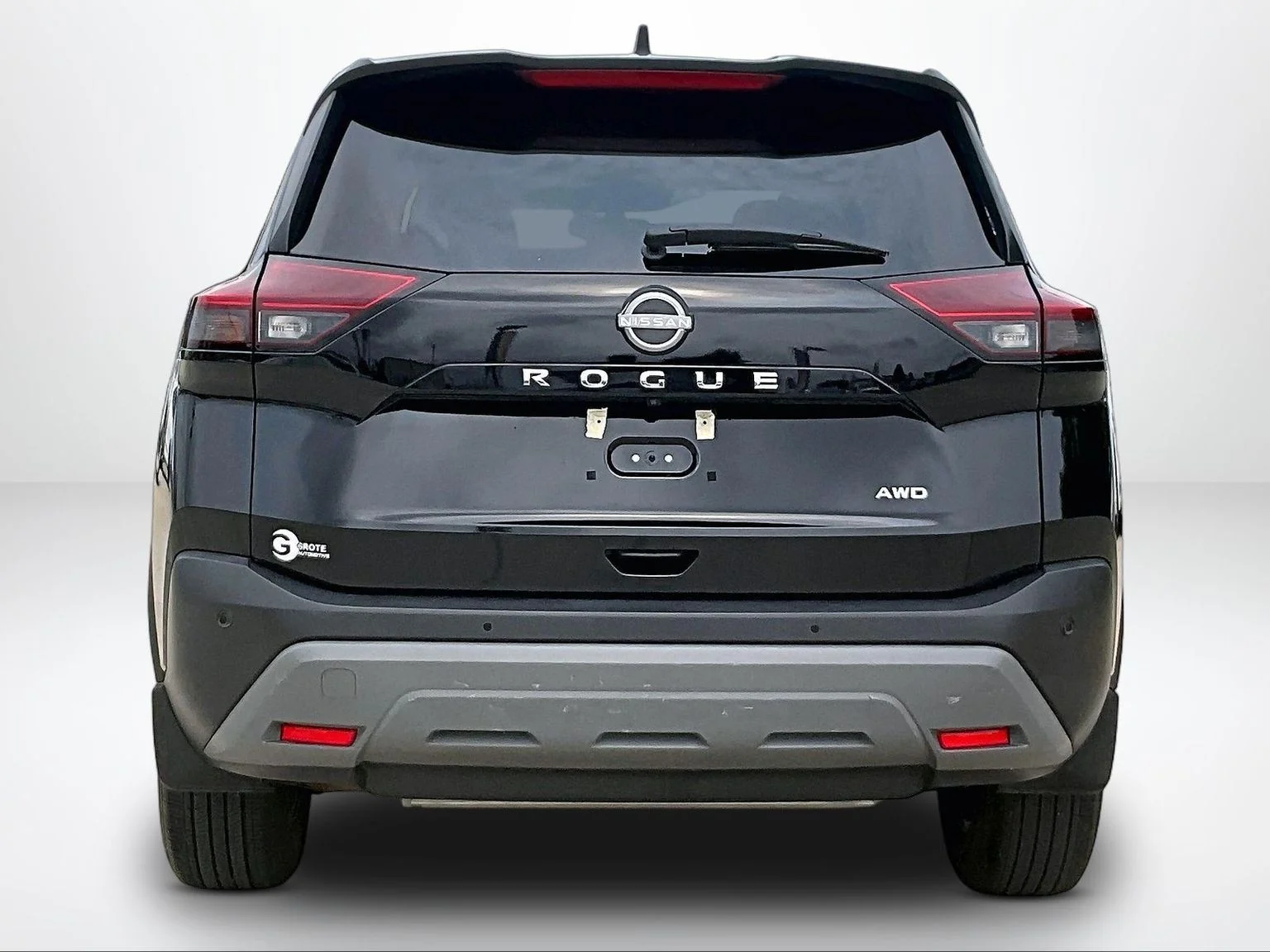 Used 2023 Black Nissan S image 5