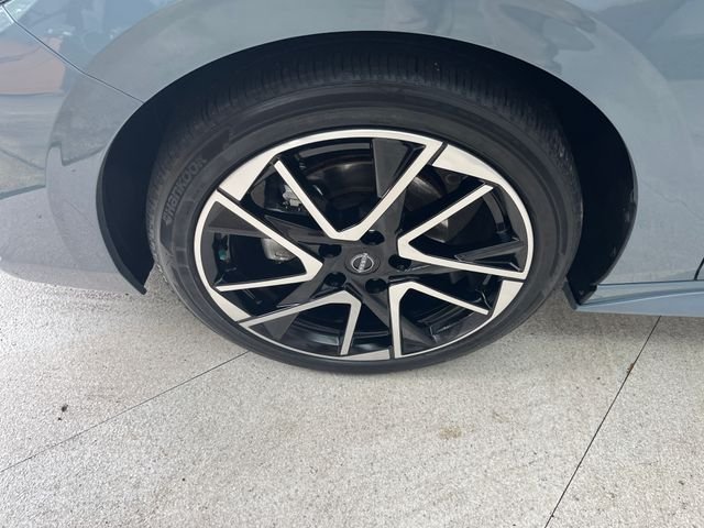 Used 2024 Gray Nissan SR image 9