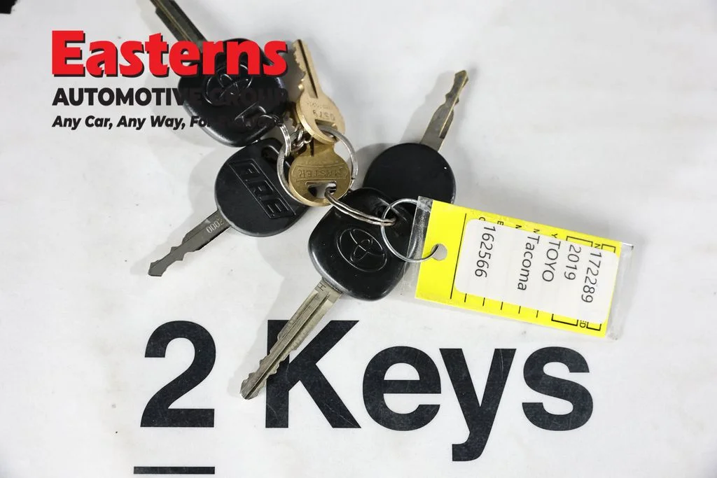 Used 2019 White Toyota SR image 23