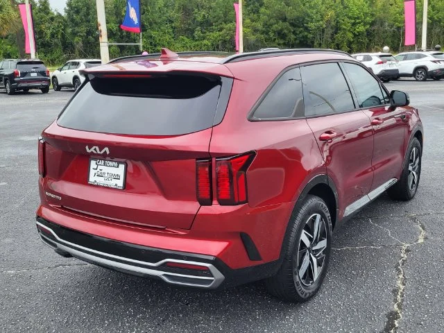 Used 2023 Red Kia S image 2