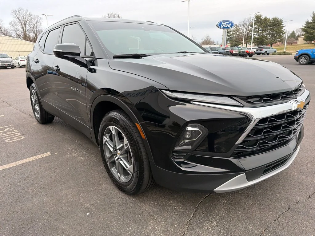 Used 2023 Black Chevrolet LT image 7