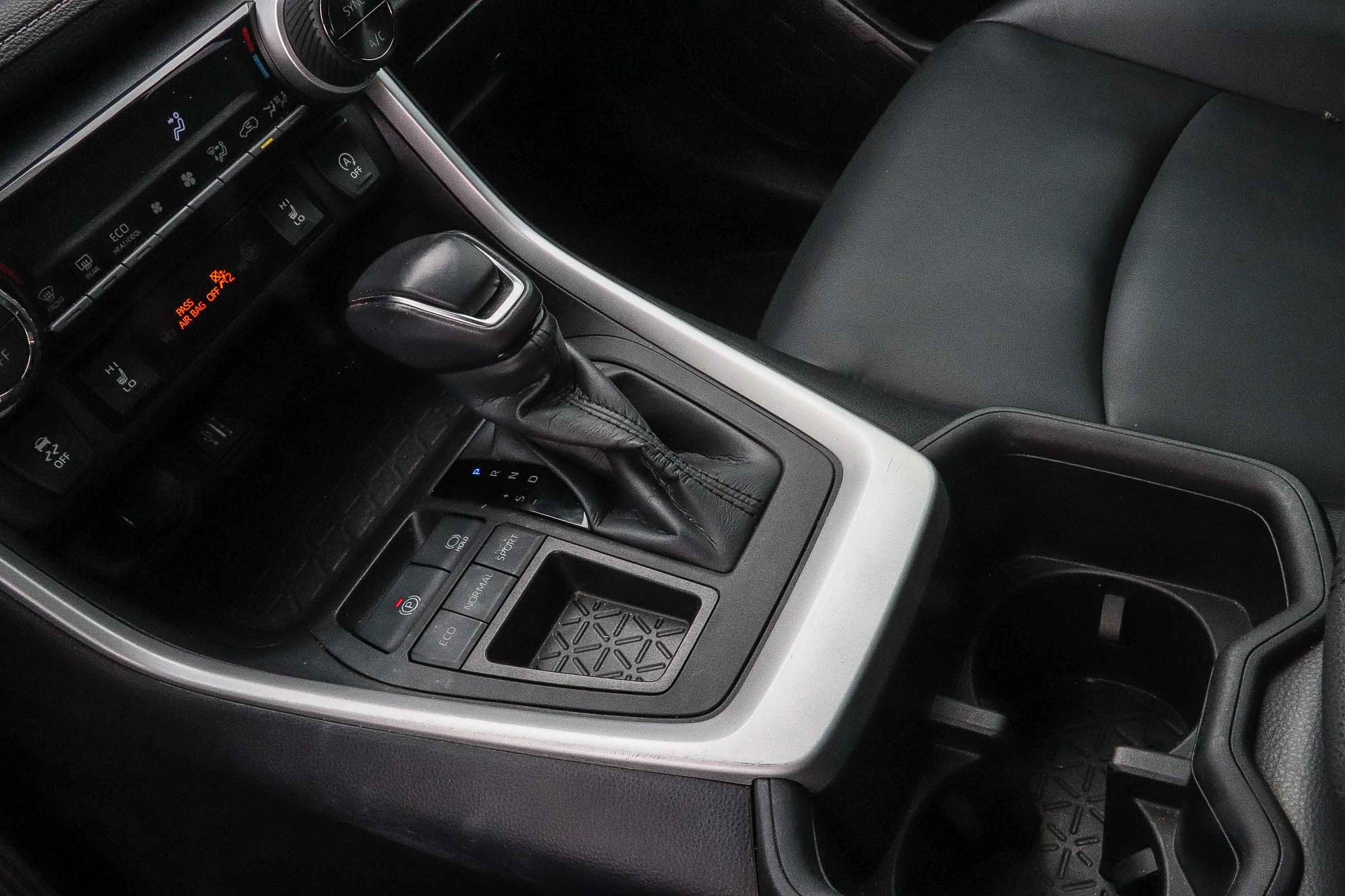 Used 2024 Magnetic Gray Metallic Toyota XLE Premium image 22