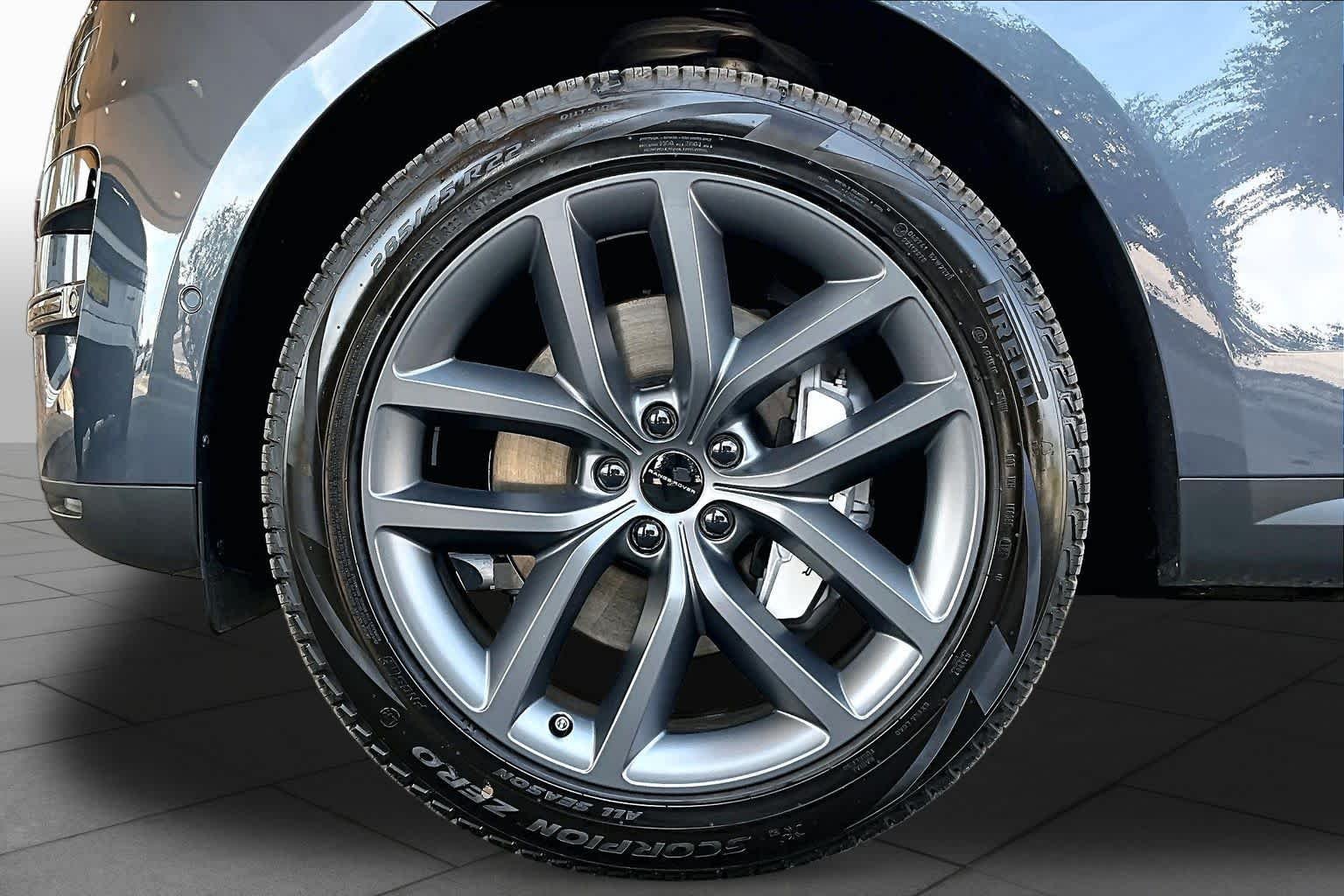 New 2026 Varesine Blue Land Rover SE image 11
