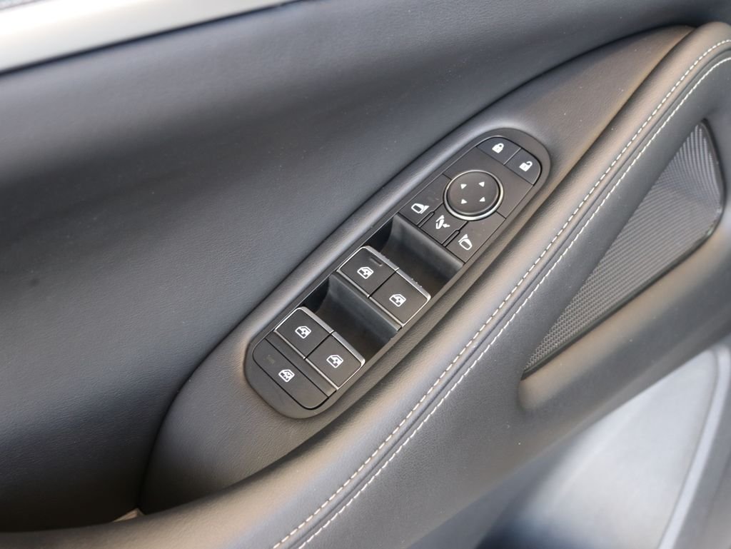 Certified Used 2023 Silver INFINITI LUXE image 23