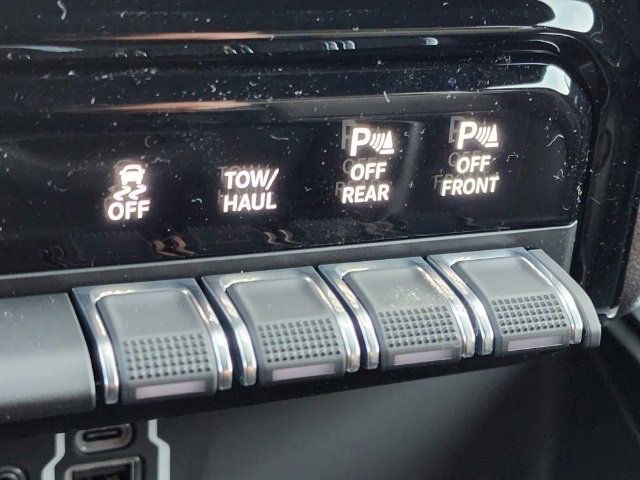 Used 2023 Diamond Black Crystal Pearlcoat Ram Laramie image 6