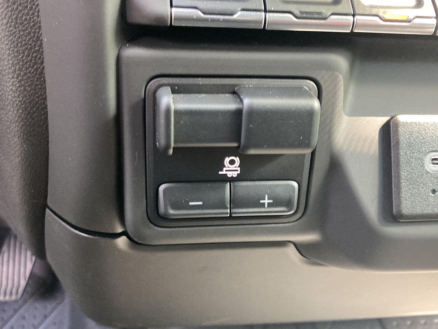 Used 2025 Summit White Chevrolet Custom Trail Boss image 18
