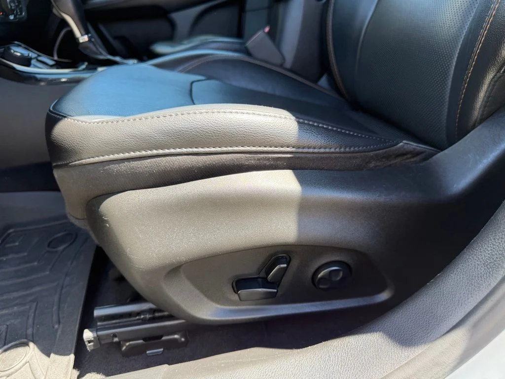 Used 2020 White Clearcoat Jeep Limited image 14