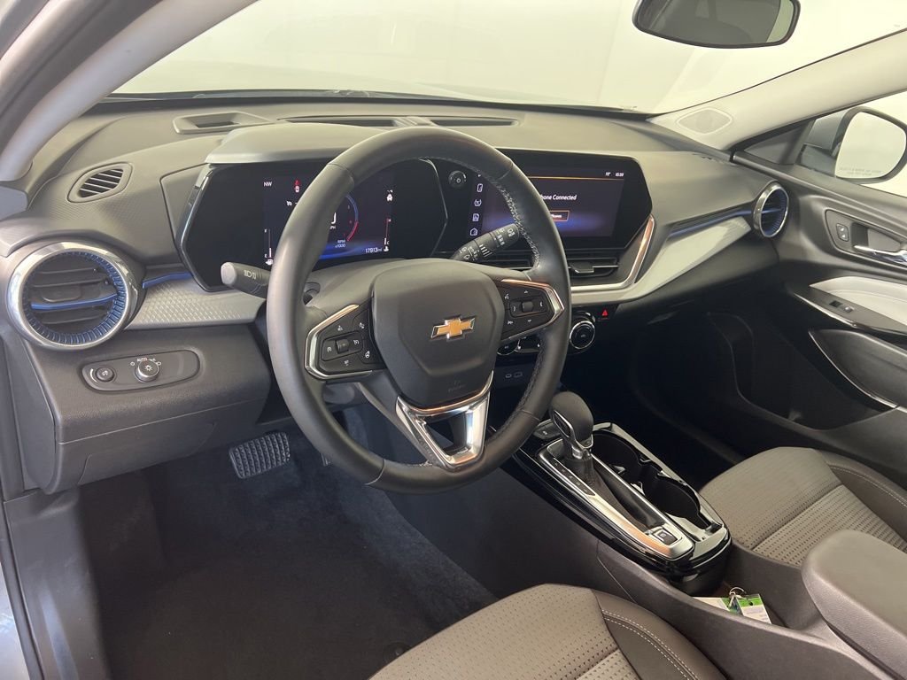 Used 2024 Gray Chevrolet LT image 3
