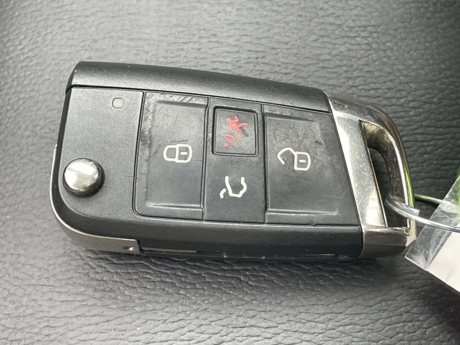 Used 2017 Pure White Volkswagen Autobahn image 4