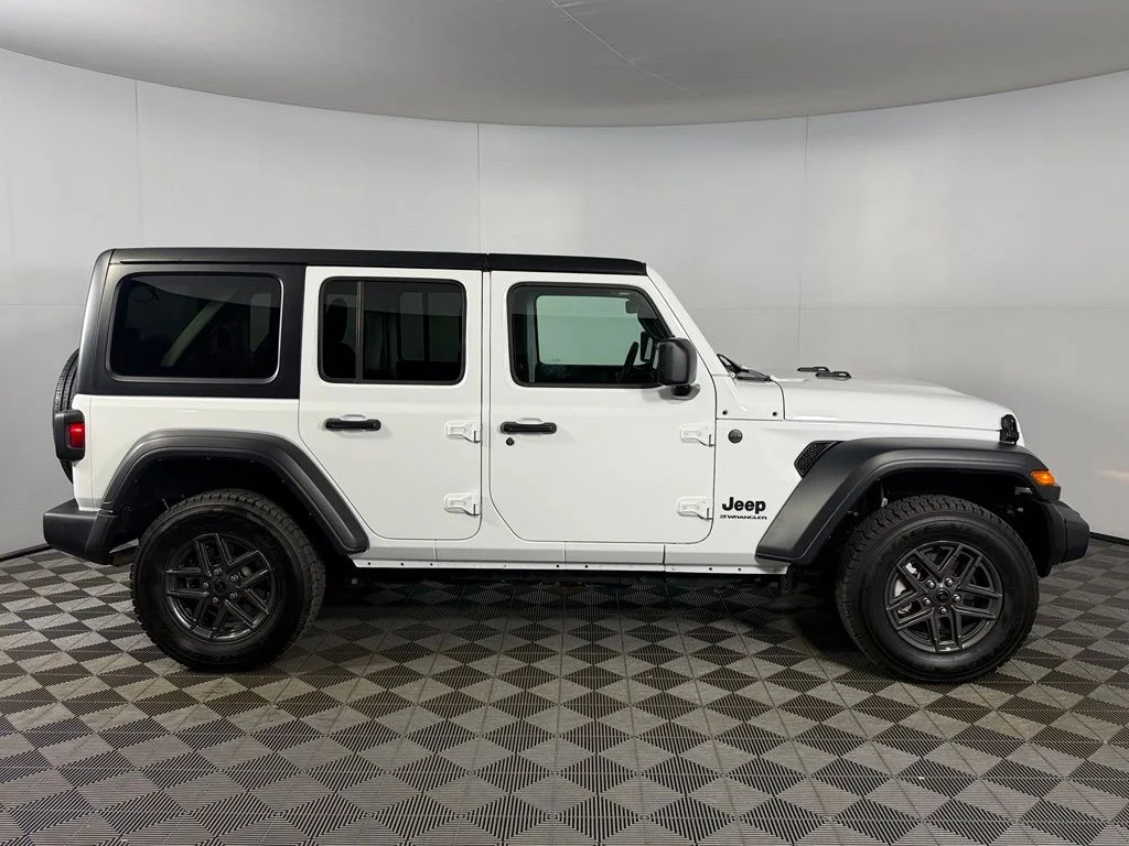 Used 2025 White Jeep Sport S image 5