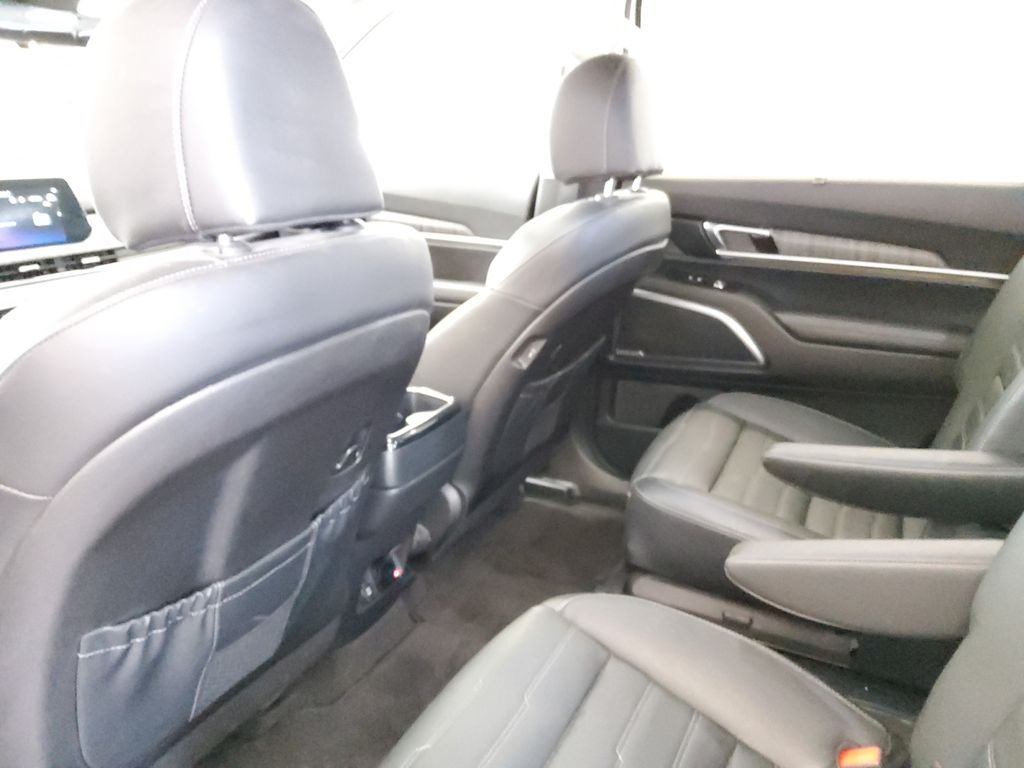 Used 2024 White Kia SX-Prestige image 19