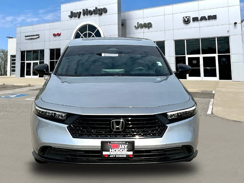 Used 2025 Silver Honda Sport image 2