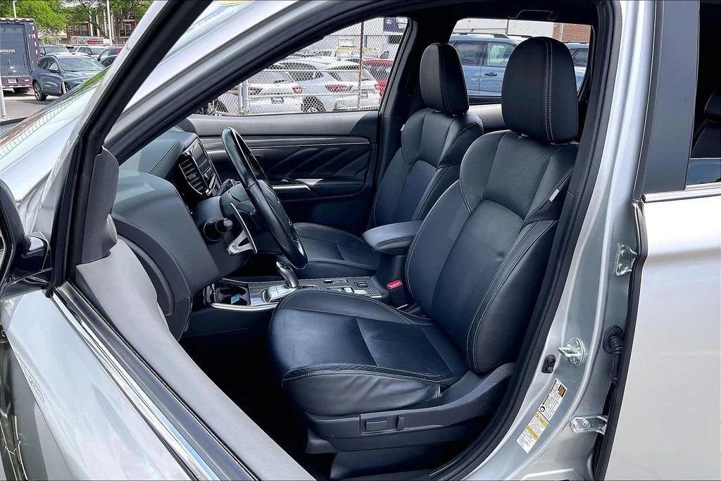 Used 2019 Alloy Silver Metallic Mitsubishi SEL image 24