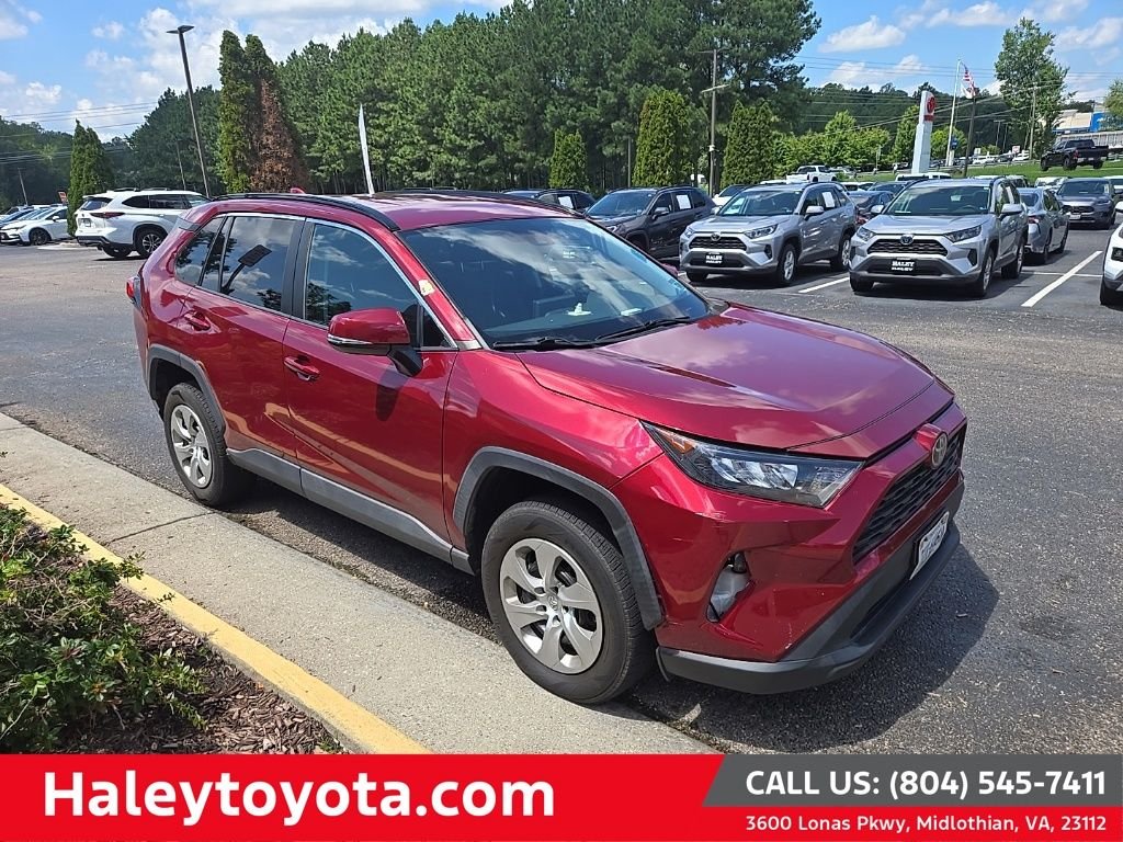 2020 Toyota RAV4 LE FWD photo