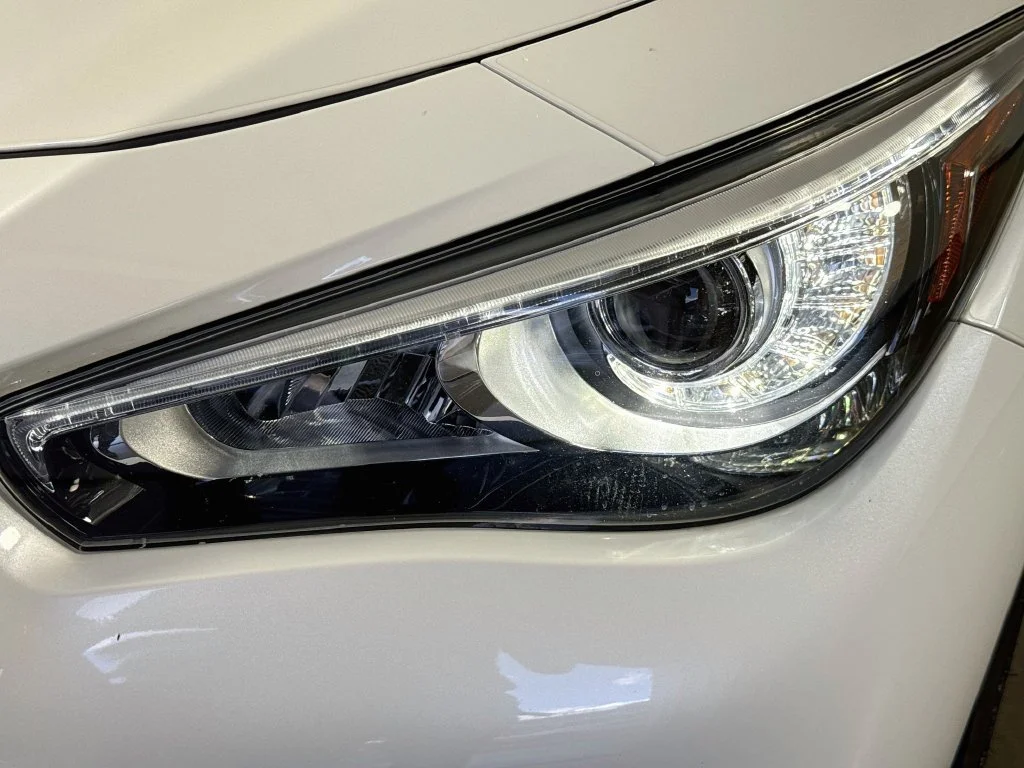 Certified Used 2023 White INFINITI Red Sport 400 image 41