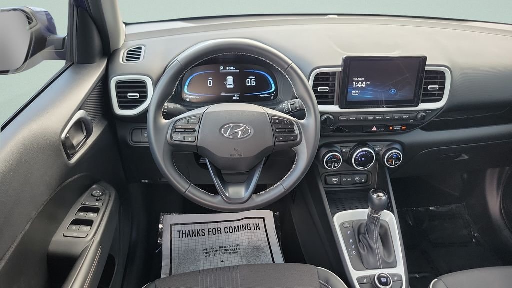 2025 Hyundai Venue Limited - Photo 12