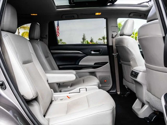 Certified Used 2017 PREDAWN GRAY MICA Toyota  image 25