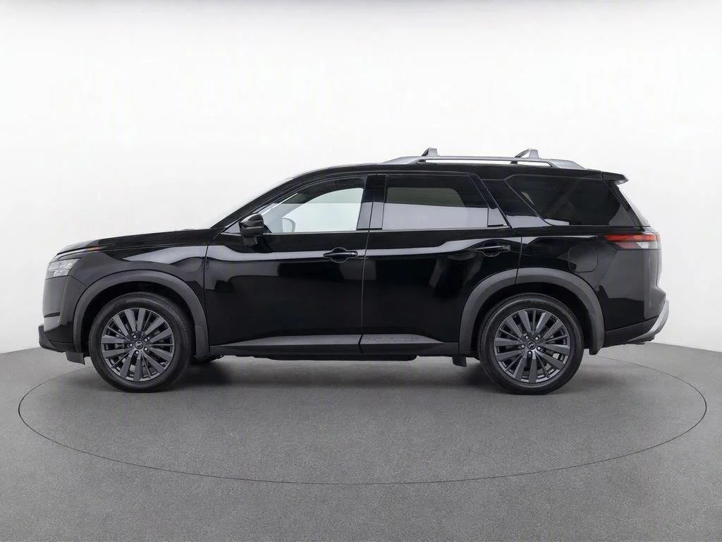 Used 2024 Super Black Nissan SL image 7