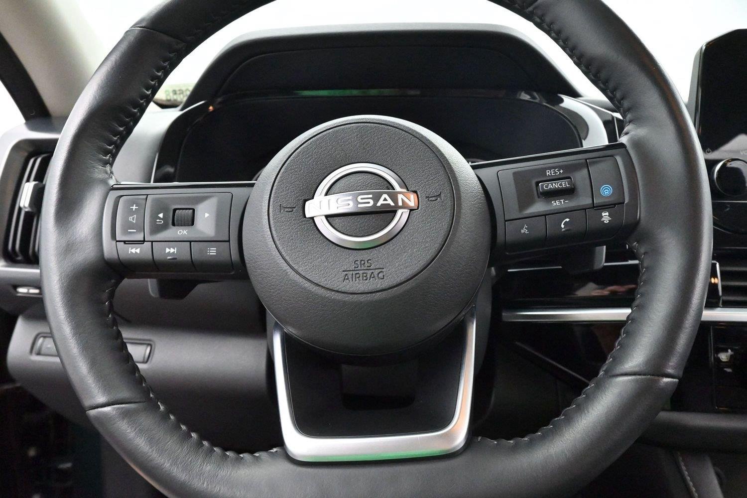 Used 2022 Green Nissan SL image 18