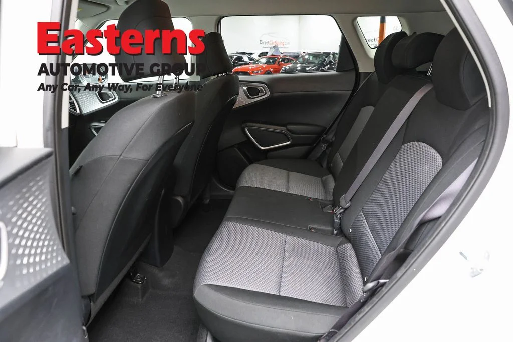 Used 2024 White Kia LX image 21