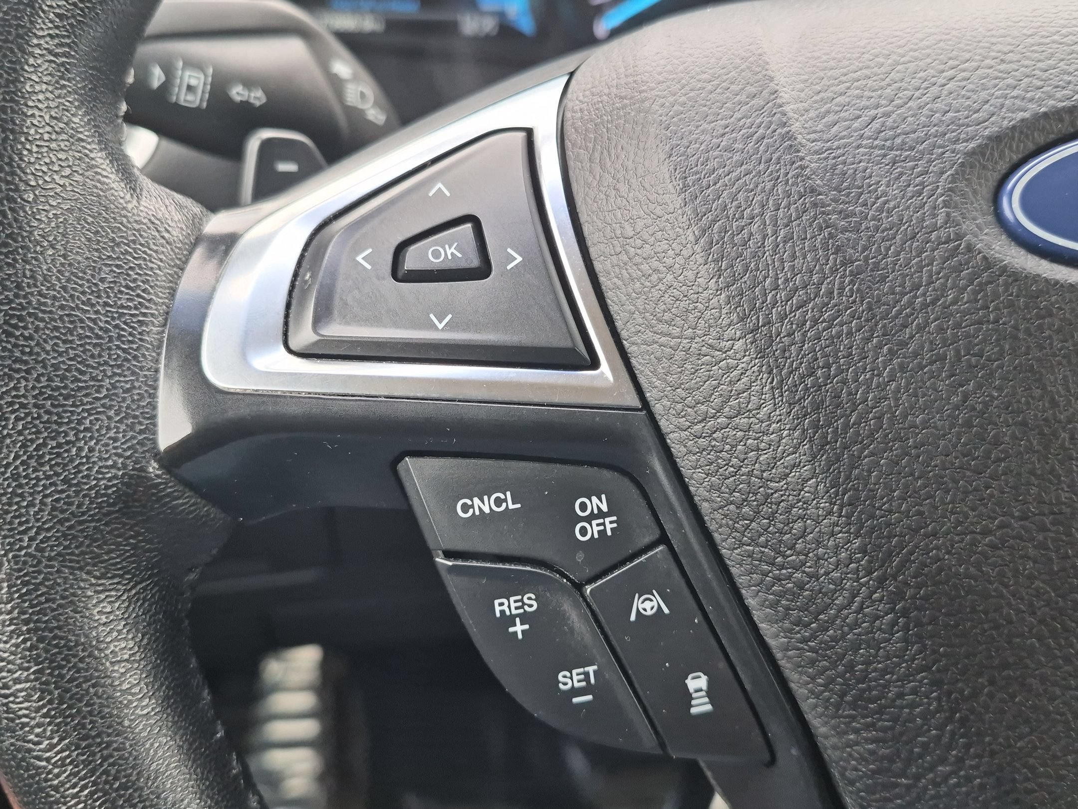 Used 2020 Iconic Silver Metallic Ford SEL AWD image 14