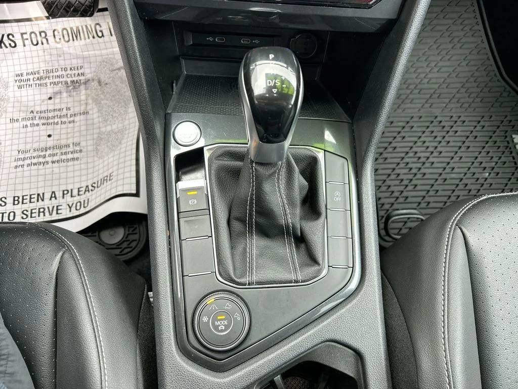 Used 2022 Silver Volkswagen 2.0T SE image 21