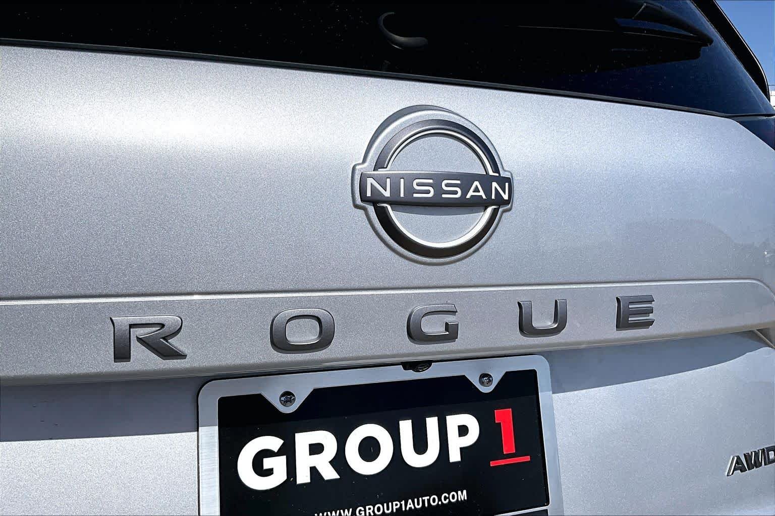 Used 2025 Brilliant Silver Metallic Nissan SV image 33