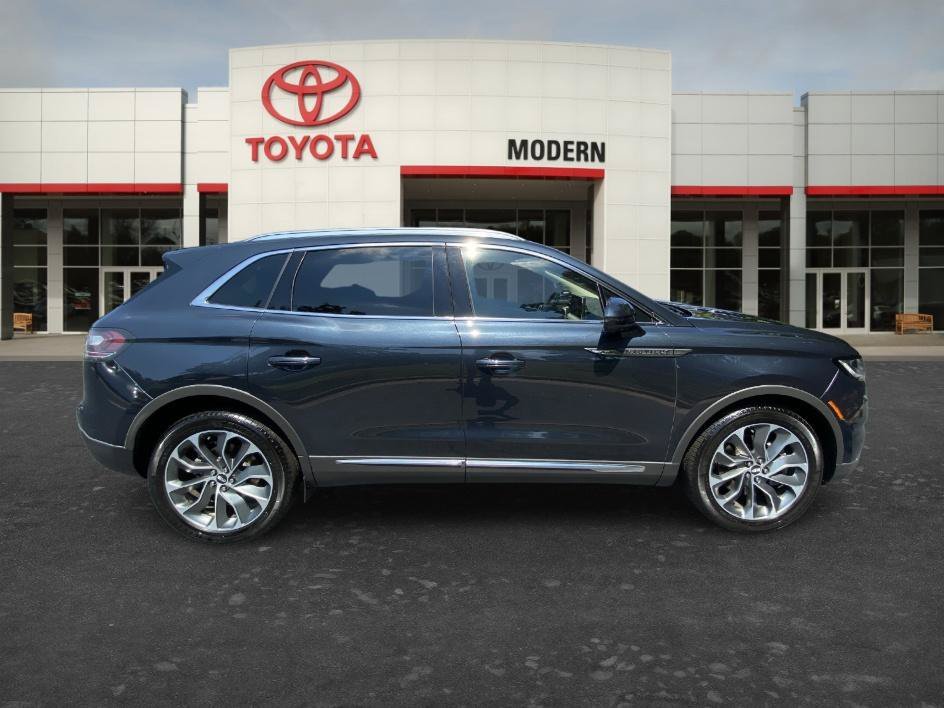 Used 2022 Blue Metallic Lincoln Reserve image 4