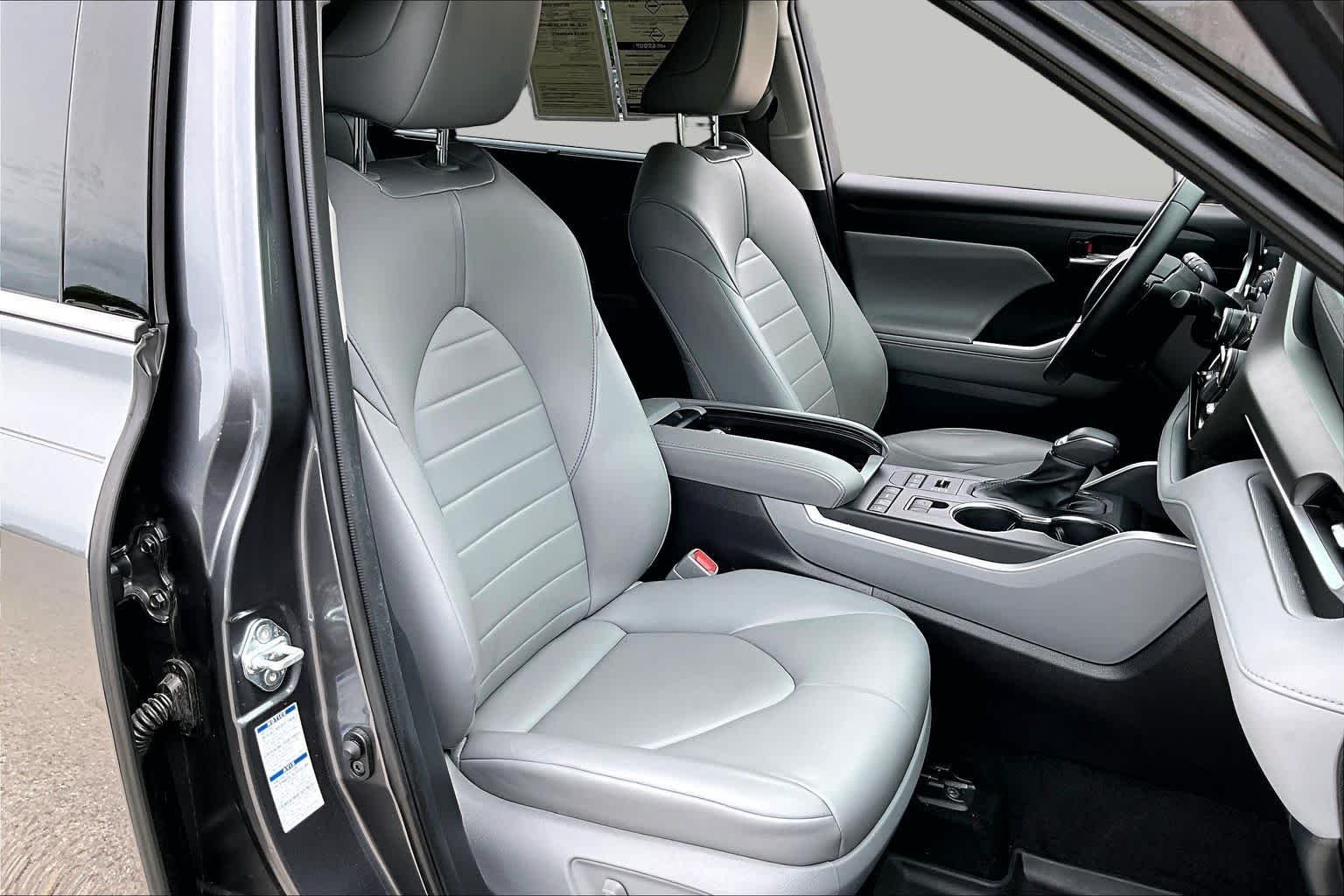 Used 2021 Magnetic Gray Metallic Toyota XLE image 9