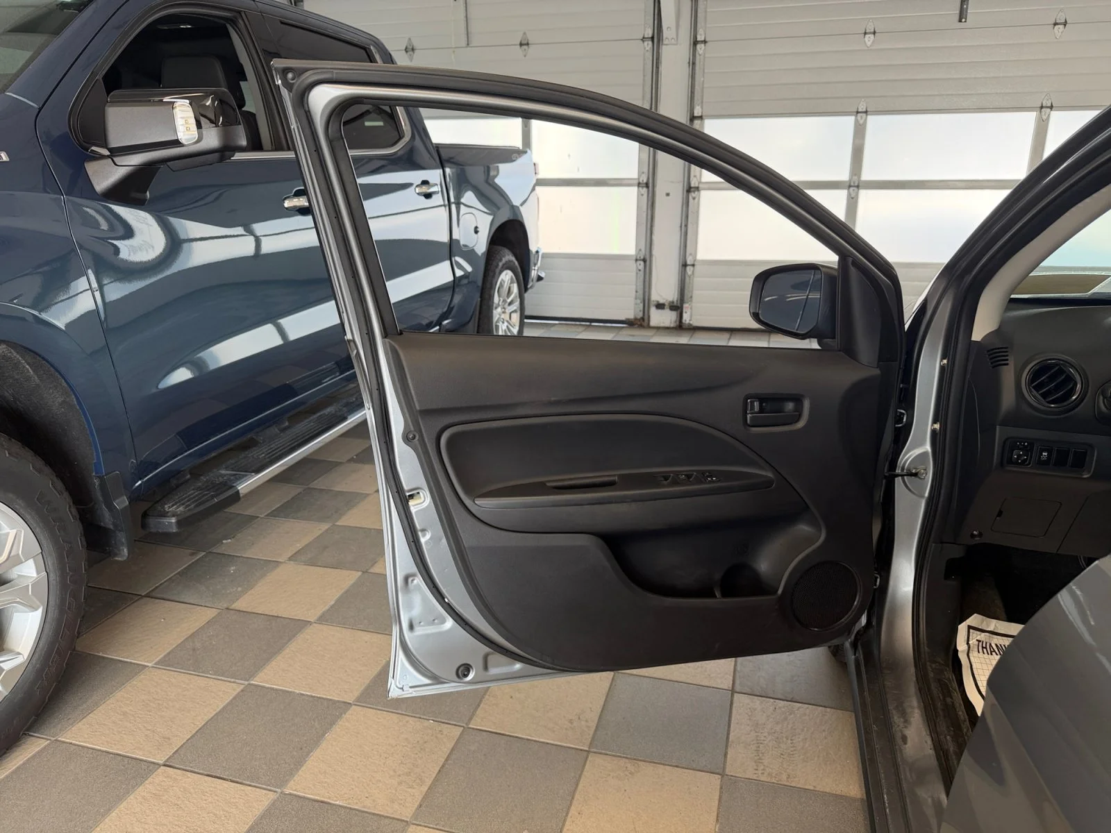 Used 2018 Gray Mitsubishi ES image 22