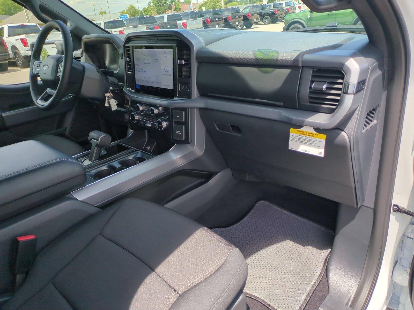 New 2026 Oxford White Ford XLT image 36