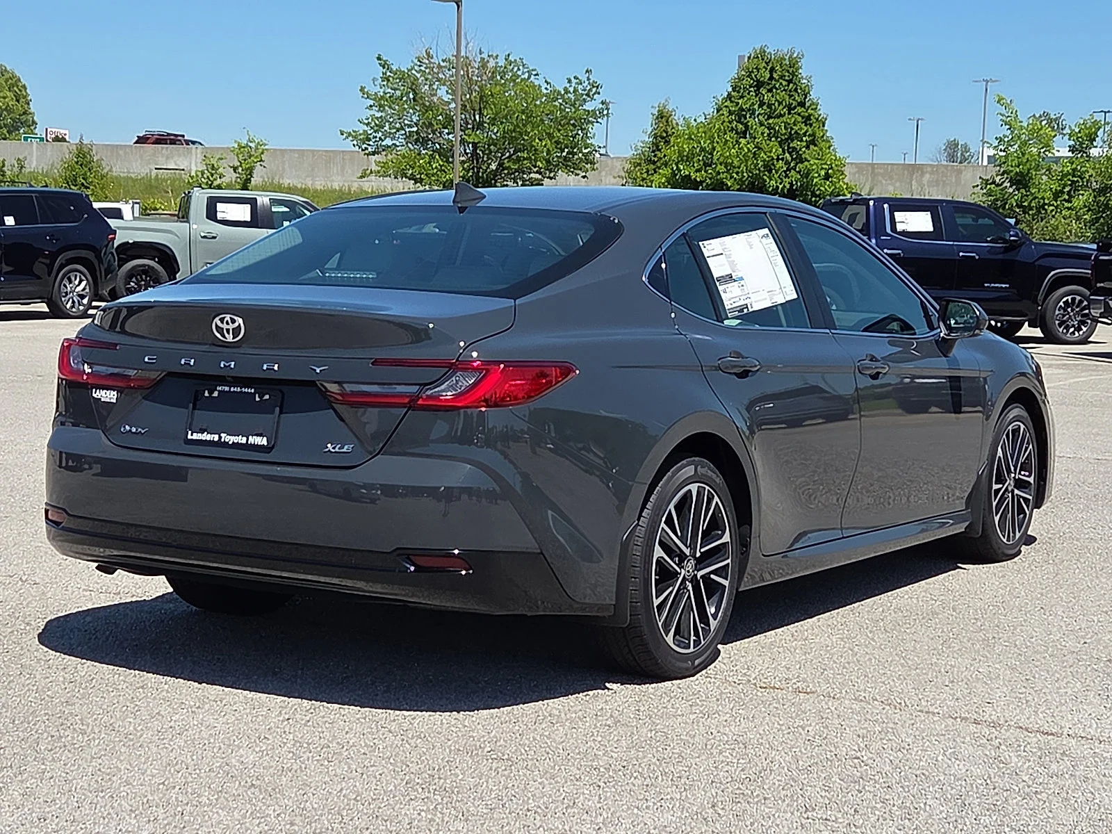 2026 Toyota Camry XLE - Photo 4