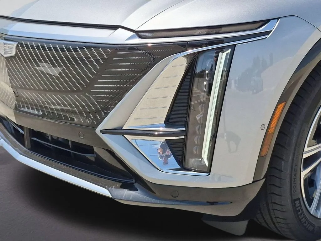 New 2026 Argent Silver Metallic Cadillac Luxury image 17