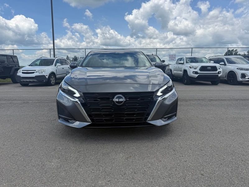 Used 2024 Gray Nissan 2.5 SV image 2