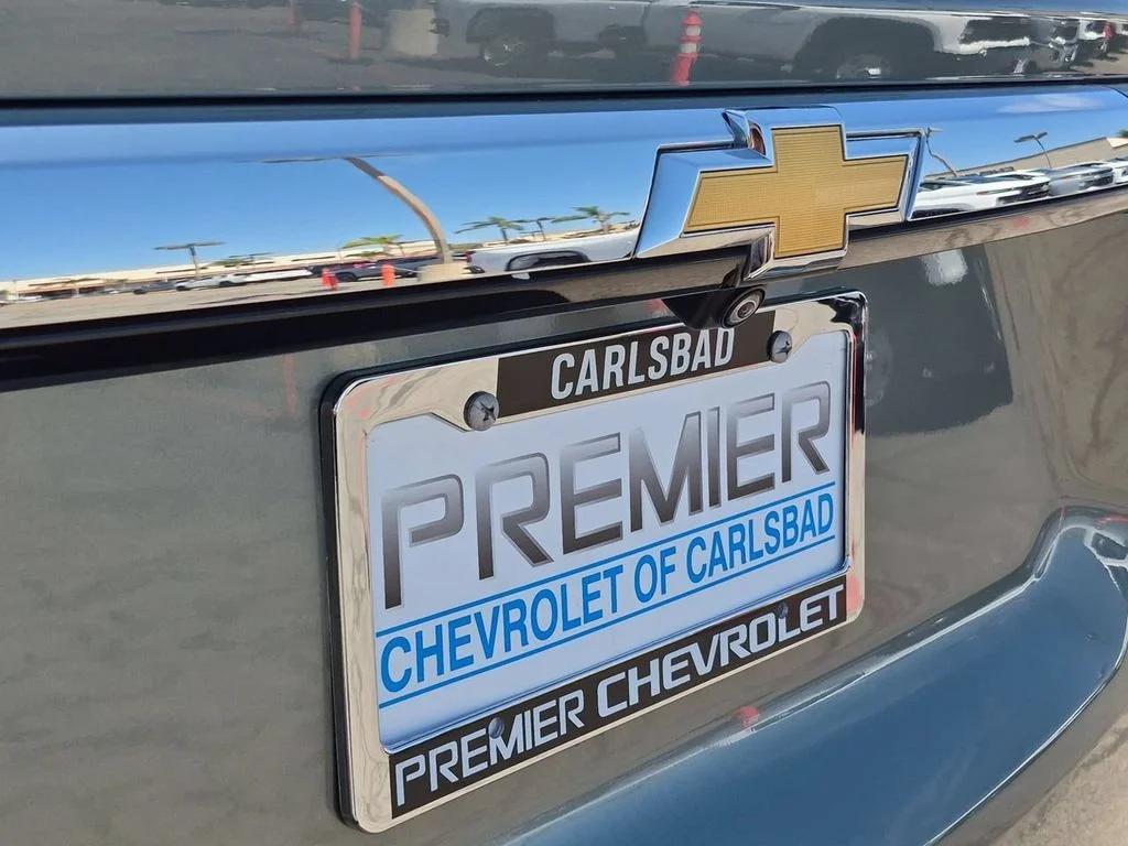 Used 2023 Green Chevrolet LT image 31