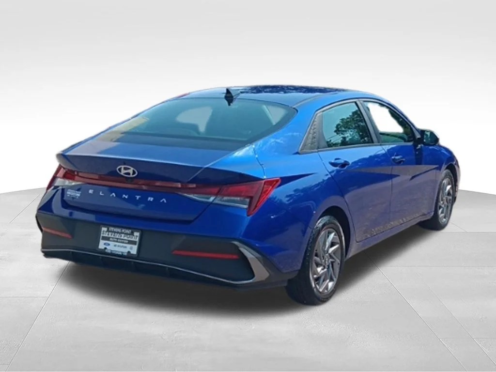 Used 2024 Intense Blue Hyundai SEL image 6